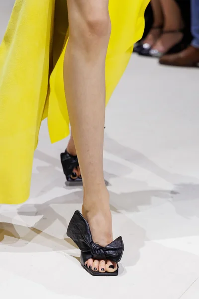 Look 18
